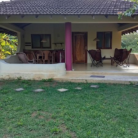 Appartamento Sunshine Cafe Tangalle Esterno foto