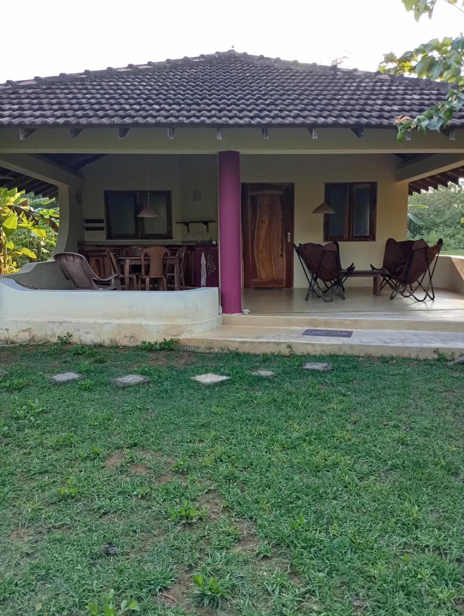 Appartamento Sunshine Cafe Tangalle Esterno foto