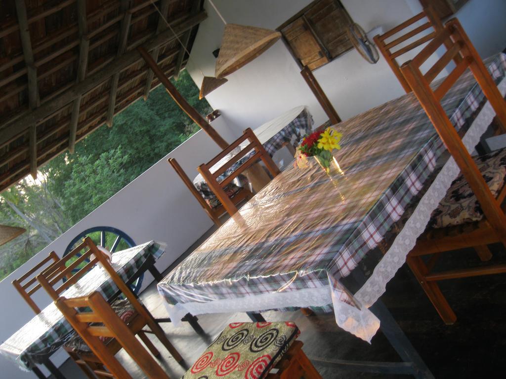 Appartamento Sunshine Cafe Tangalle Esterno foto