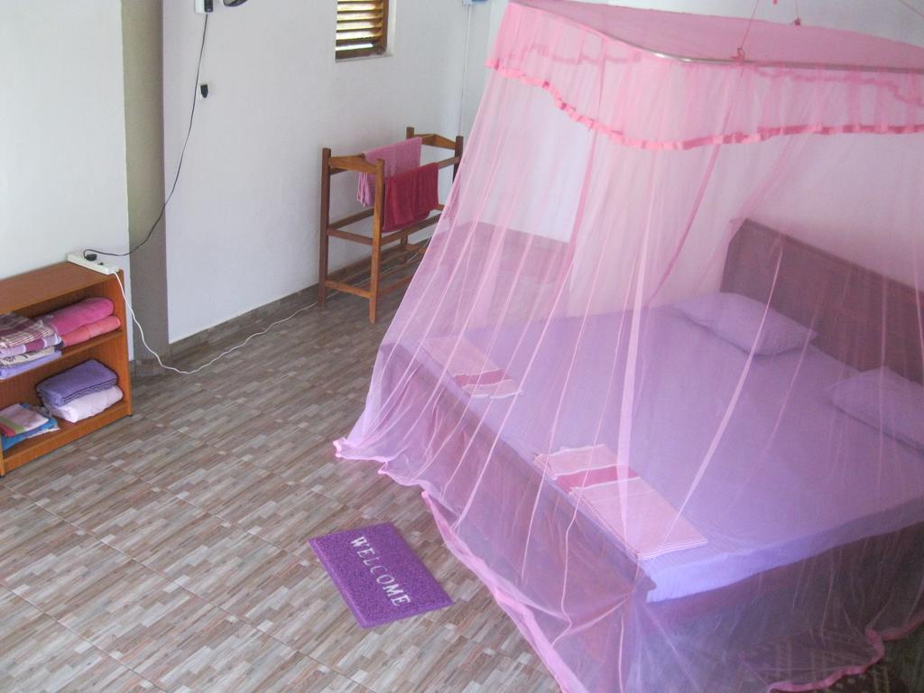 Appartamento Sunshine Cafe Tangalle Esterno foto