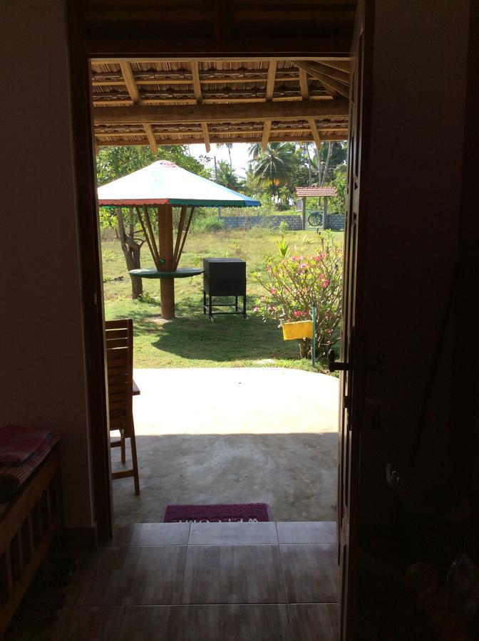 Appartamento Sunshine Cafe Tangalle Esterno foto