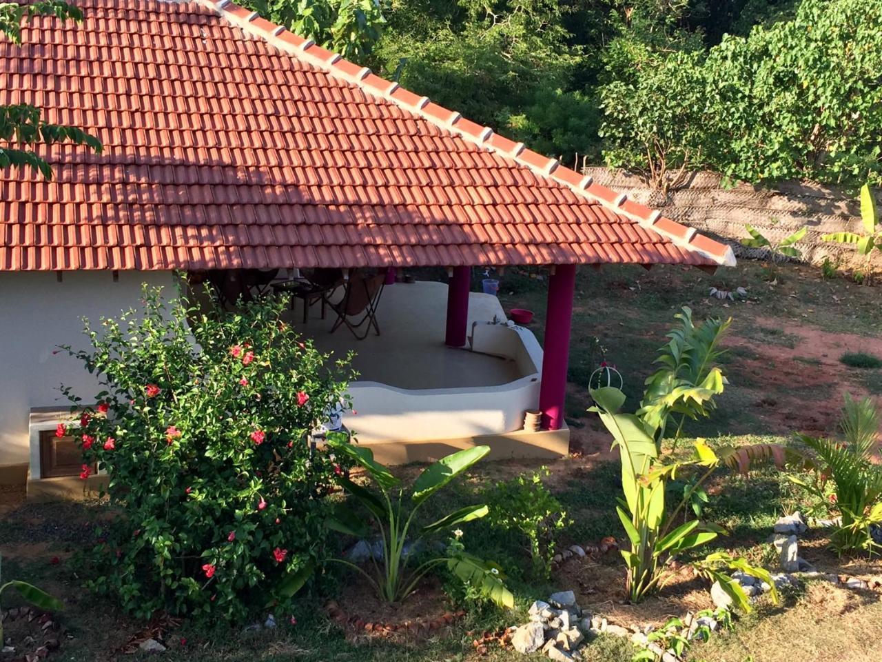 Appartamento Sunshine Cafe Tangalle Esterno foto