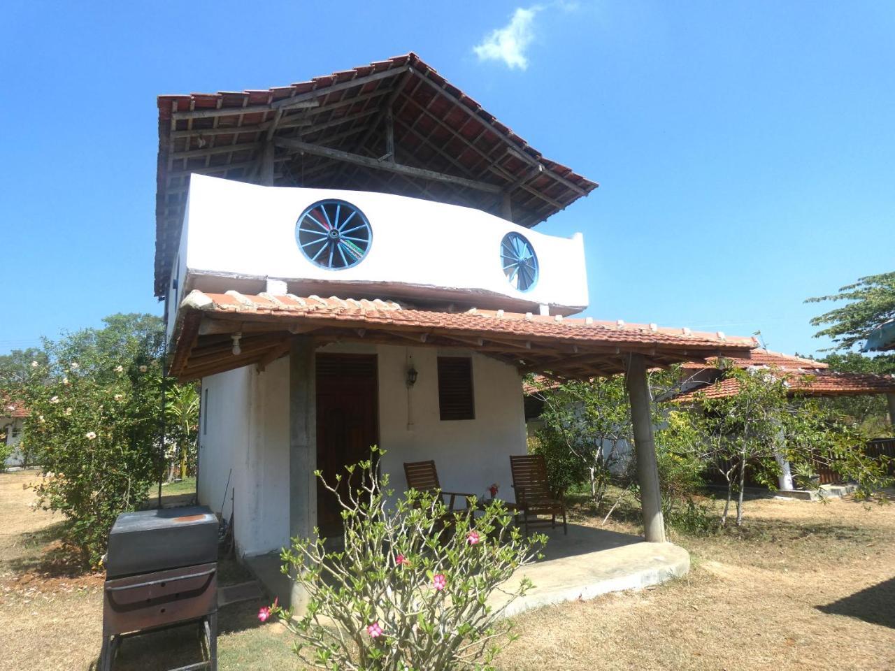 Appartamento Sunshine Cafe Tangalle Esterno foto