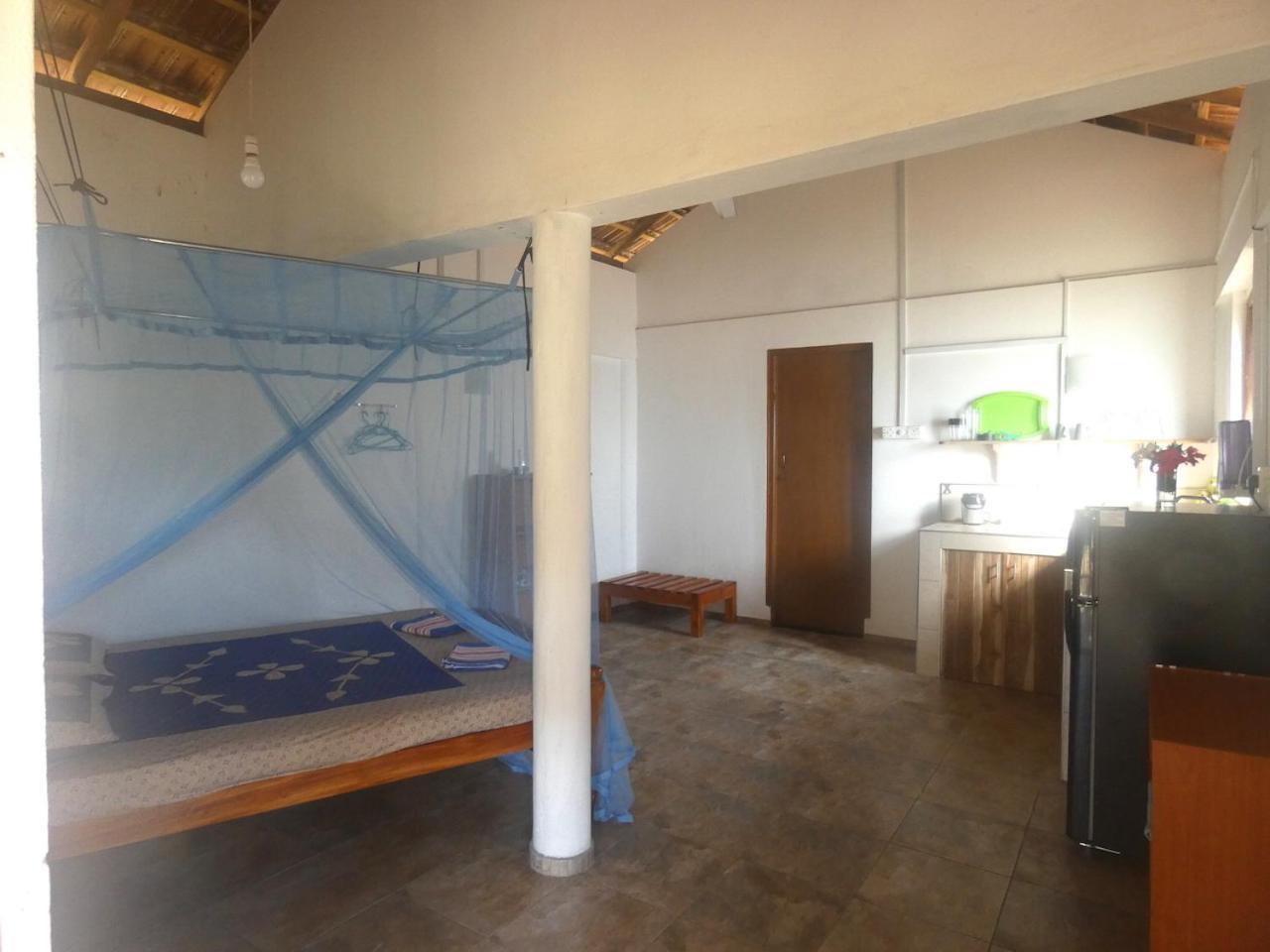 Appartamento Sunshine Cafe Tangalle Esterno foto